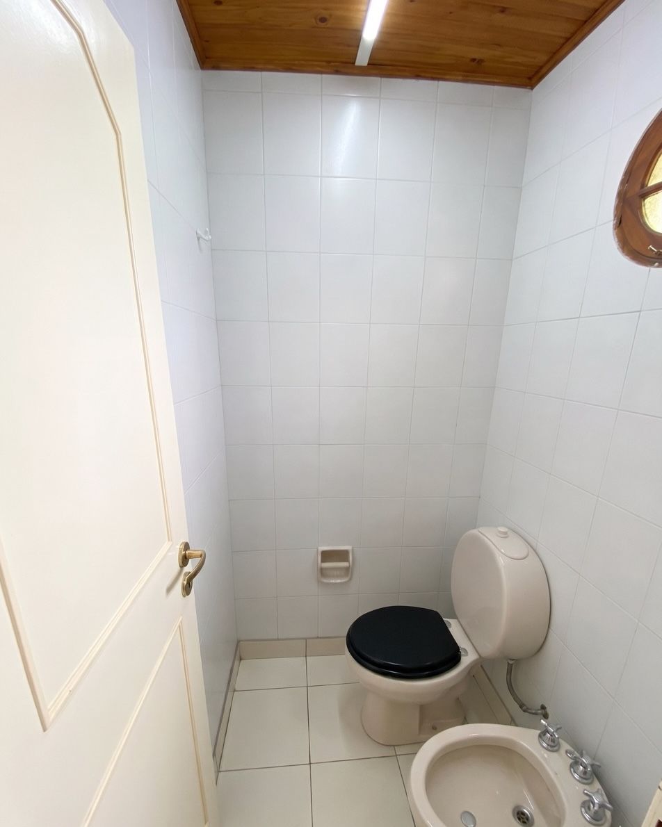 Baño del local